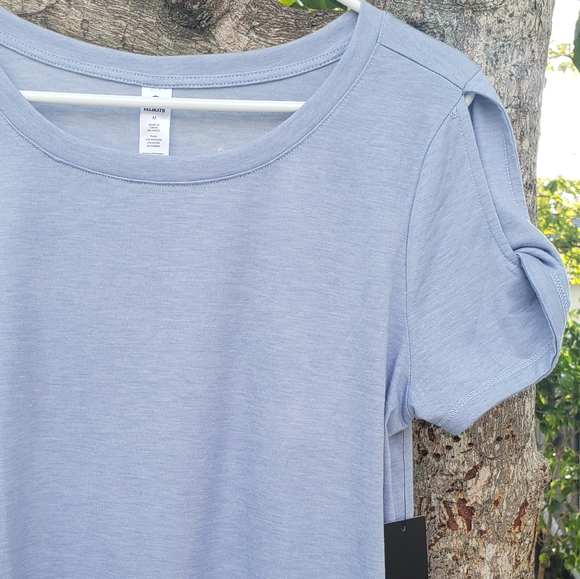 Blouse - Picture 2 of 3